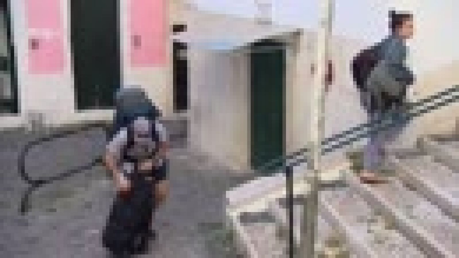 La gentrificación es un fenómeno global que a veces se lleva por delante el alma de las ciudades. En Lisboa los vecinos no han declarado la guerra a los turistas, pero sienten que sus barrios están perdiendo su identidad. ¿Cómo se logra el equilibrio