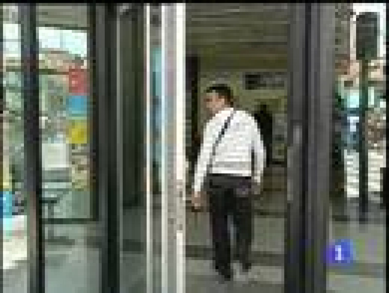 Recluído en un centro de menores el chico acusado de golpear y prender fuego a un mendigo | Ver