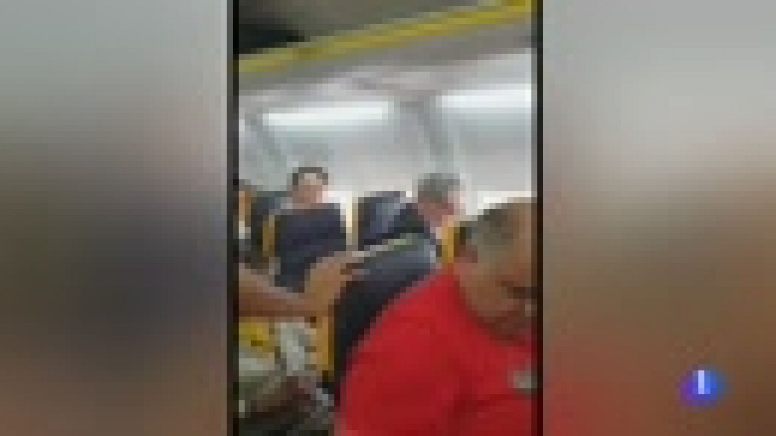 Un episodio racista en un avión de Ryanair desencadena fuertes críticas contra la aerolínea