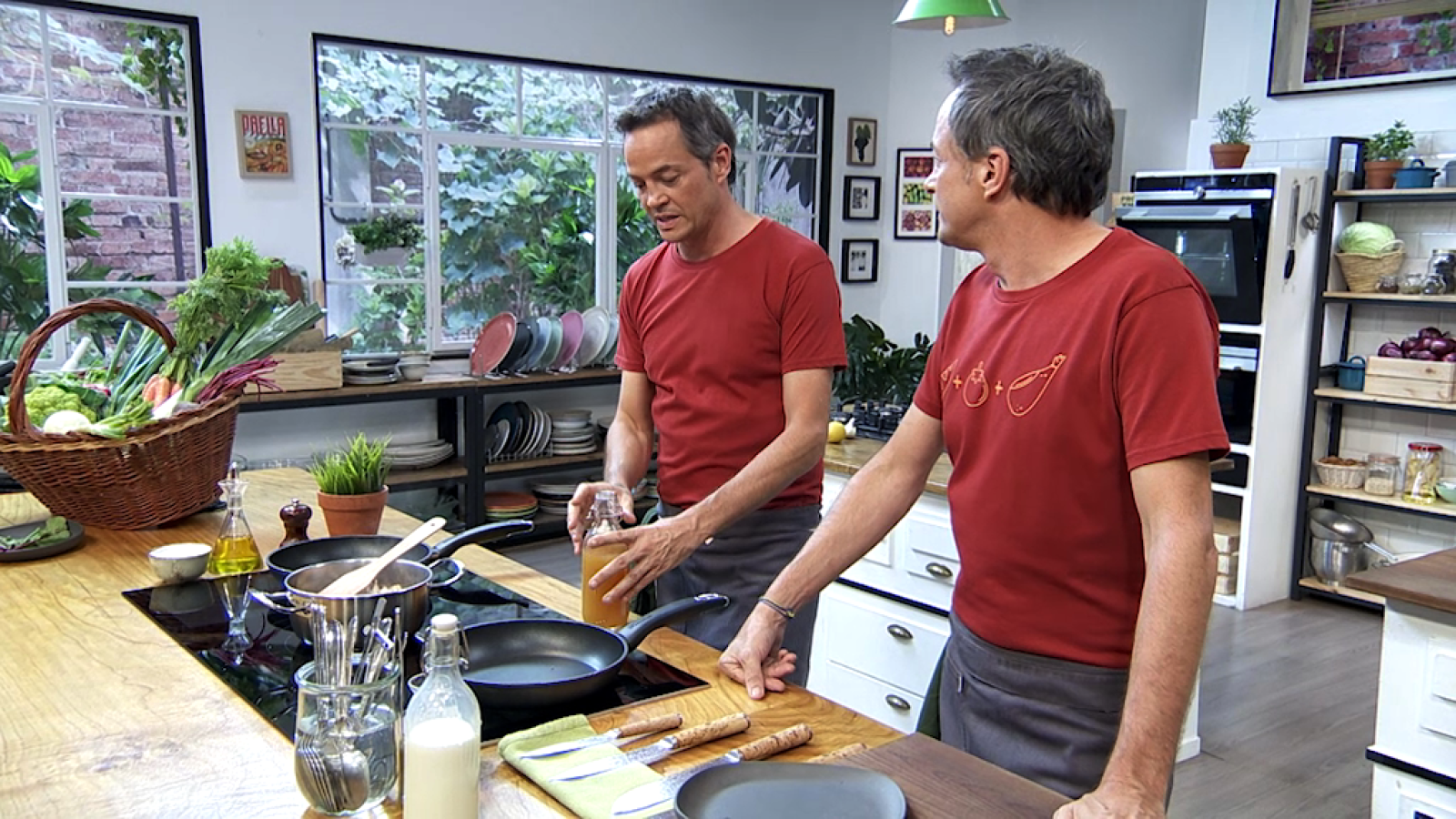 Torres en la cocina - Crema de setas. Stroganoff de cerdo - ver ahora