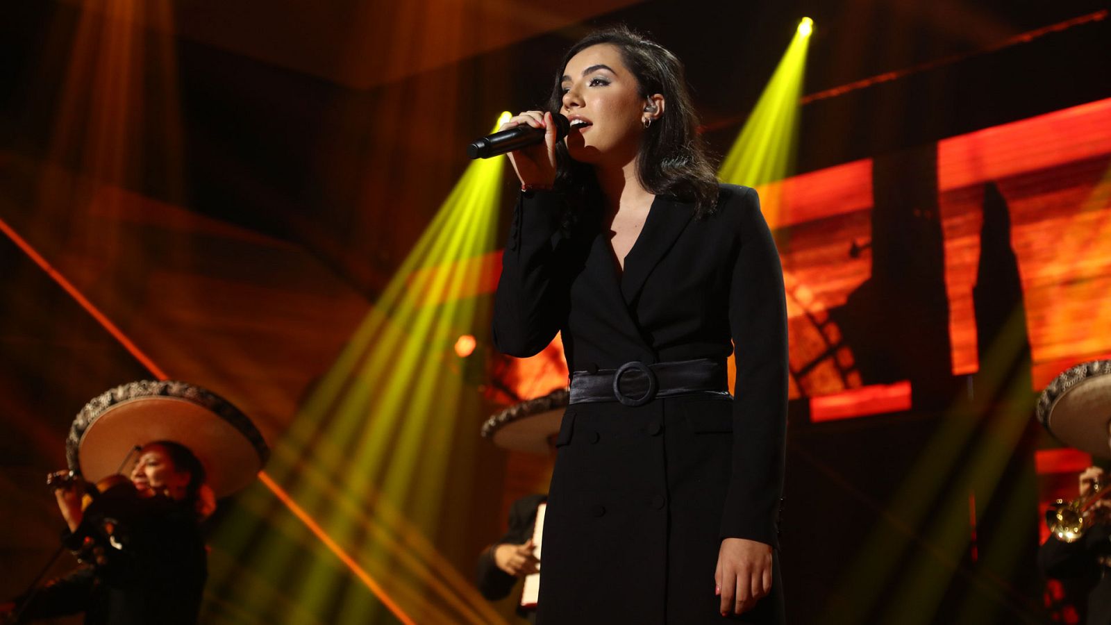 OT 2018 - Marta canta "Y nos dieron las diez" en la gala 5