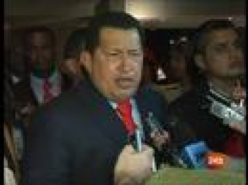 El presidente de Venezuela, Hugo Chávez, ha saludado por primera vez a su homólogo estadounidense, Barack Obama, al que ha dicho: "Quiero ser tu amigo".  