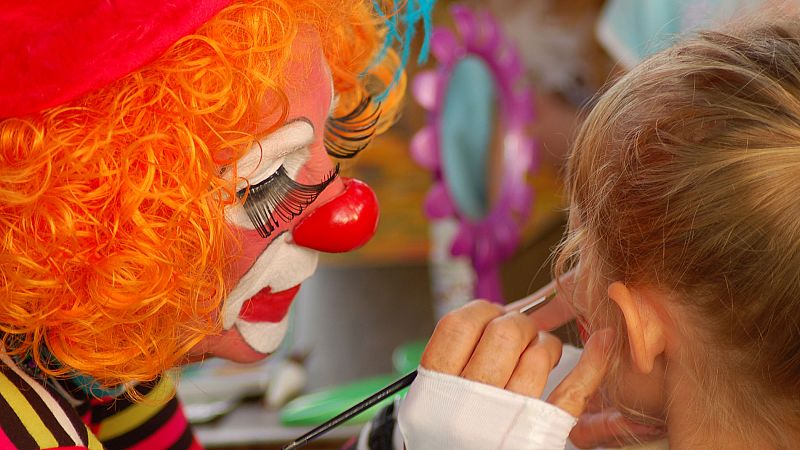 Pocas veces se mide el poder de la risa para sanar. La Universidad Autónoma de Barcelona lo ha hecho, en el Líbano, en un proyecto piloto donde han participado 220 niños, refugiados sirios de entre 7 y 14 años. Los resultados han sido sorprendentes..