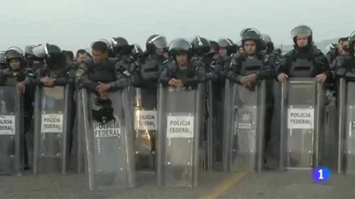 Telediario 1 - La caravana de emigrantes avanza hacia Estados Unidos sin detenerse