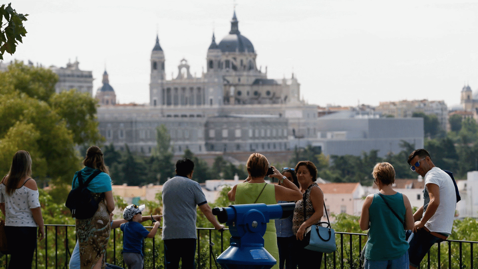 Calvo asegura que Gobierno y Vaticano quieren buscar una saluda para no enterrar los restos de Franco en La Almudena