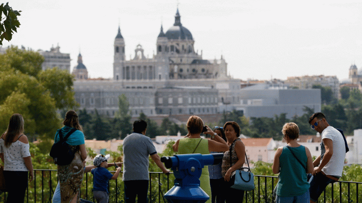 Calvo asegura que Gobierno y Vaticano quieren buscar una salida para no enterrar los restos de Franco en La Almudena