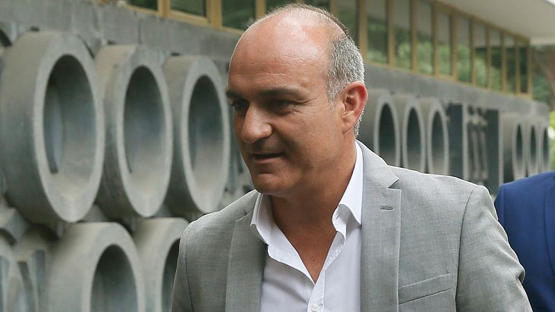 El vicepresidente económico de la Federación Española de Fútbol ha sido detenido en el marco de la 'operación Soule', tras los registros de la Federación Catalana de Fútbol. Subies es una persona de máxima confianza del actual presidente de la RFEF, 