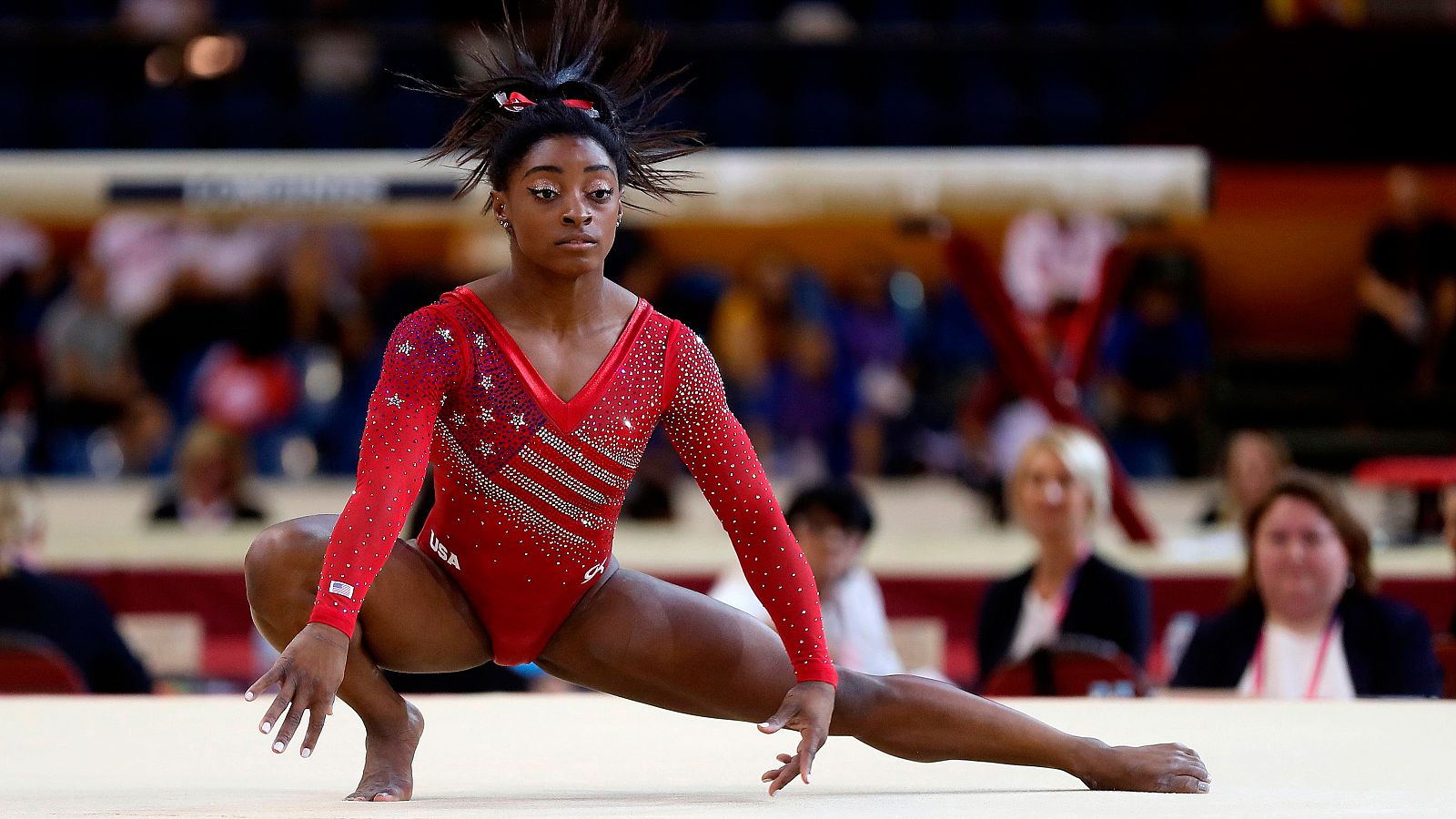 La estadounidense Simone Biles consiguió una nota de 14.786 en la prueba de suelo dentro del concurso por equipos femenino del Mundial de Doha 2018.