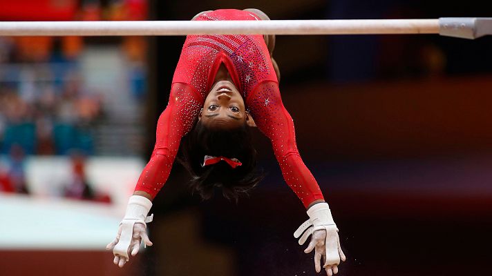 Simone Biles, ejercicio completo en asimétricas