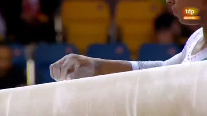 Gimnasia artística - Simon Biles se coloca líder con su ejercicio en la barra