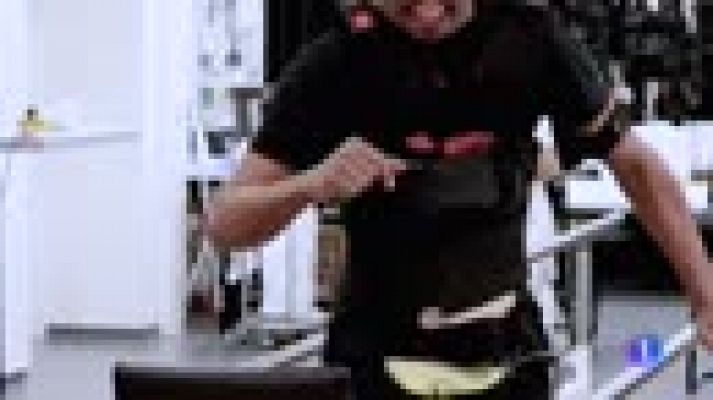 Telediario 1 - Tres personas parapléjicas recuperan la capacidad para caminar gracias a la estimulación eléctrica