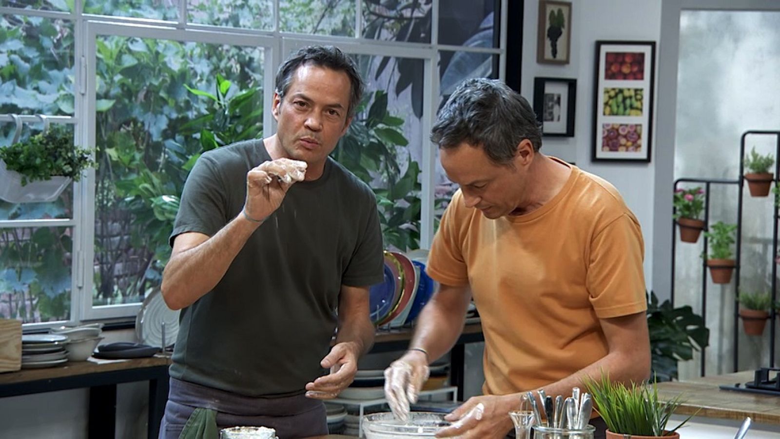 Torres en la cocina - Fideos con verduras y mochis - ver ahora