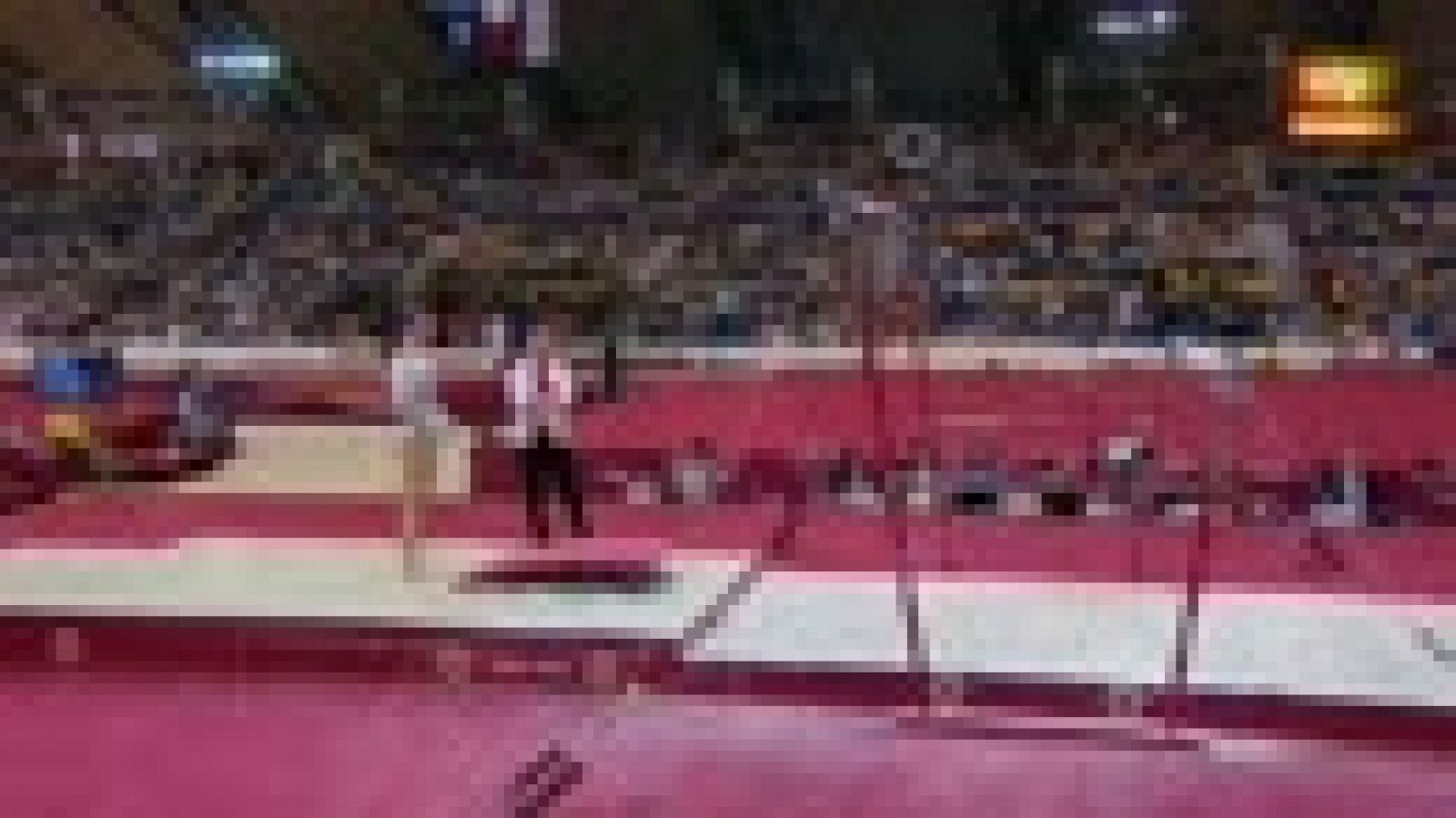 Nina Derwael logra el oro mundial en barras asimétricas