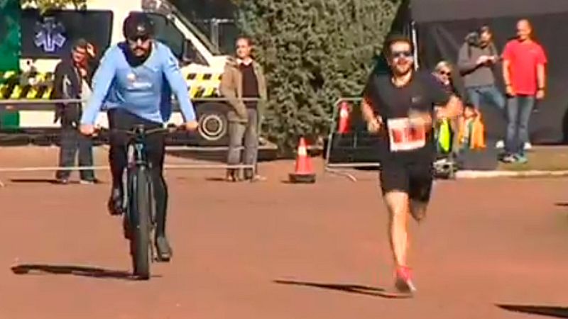 Correr a 20 kilómetros por hora, al ritmo del récord del mundo de Kipchoge, es el reto que se han propuesto varios corredores que preparan la popular San Silvestre. ¿Lo habrán conseguido?