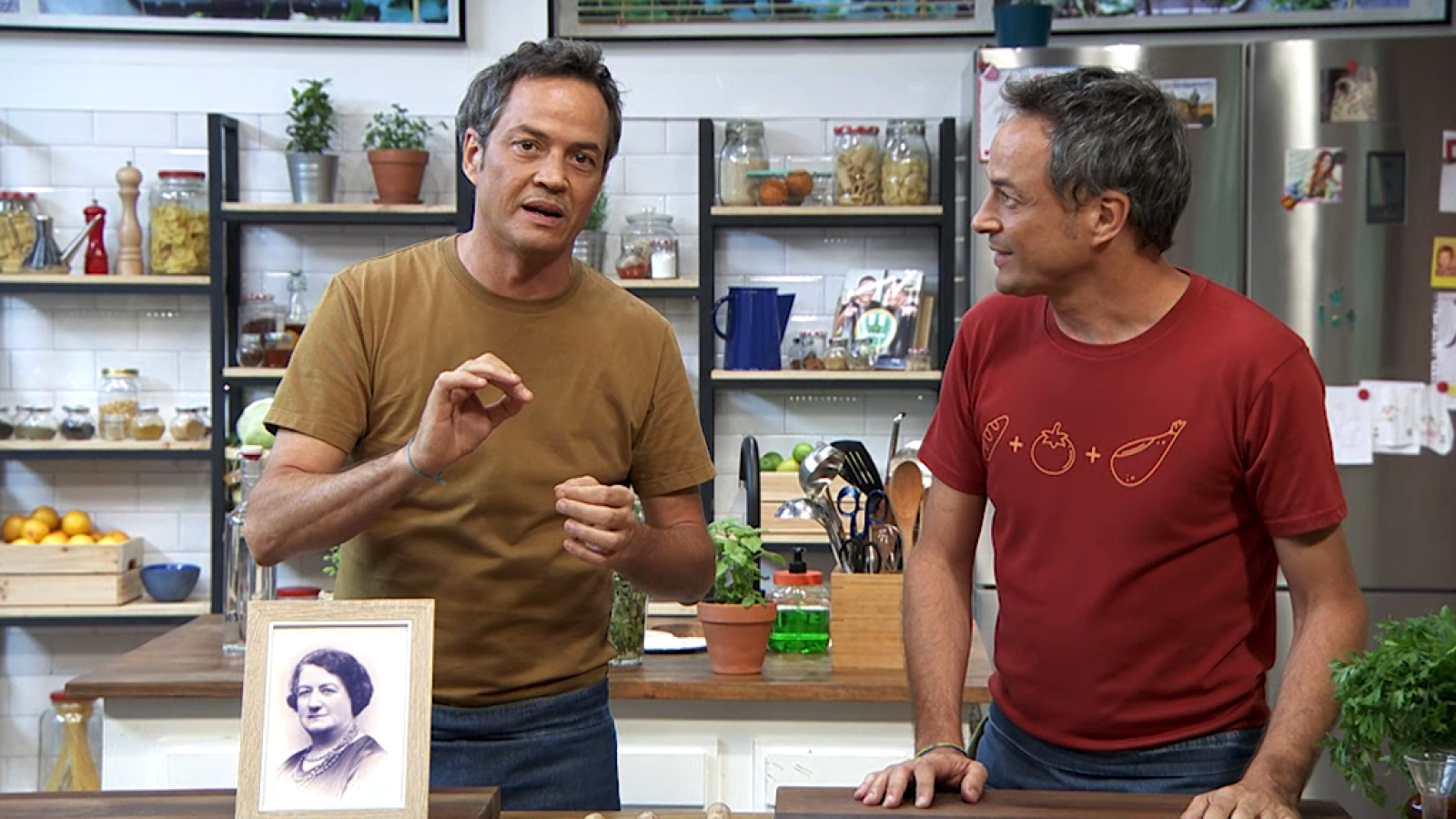 Torres en la cocina - Tacos de lechuga y pollo a la bilbaína - ver ahora