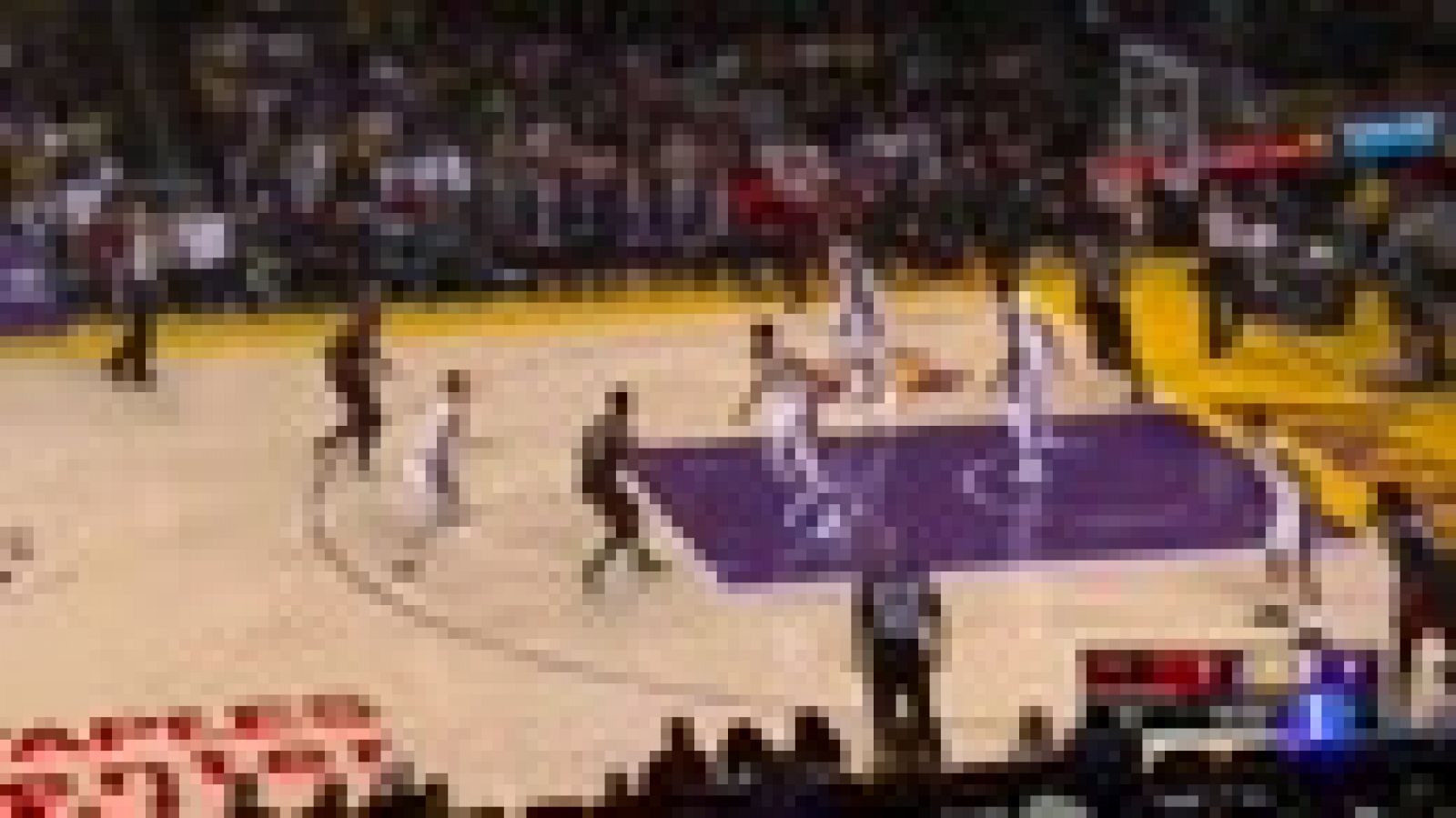 Telediario 1: Ibaka se sale ante los Lakers, que acaban abucheados | RTVE Play