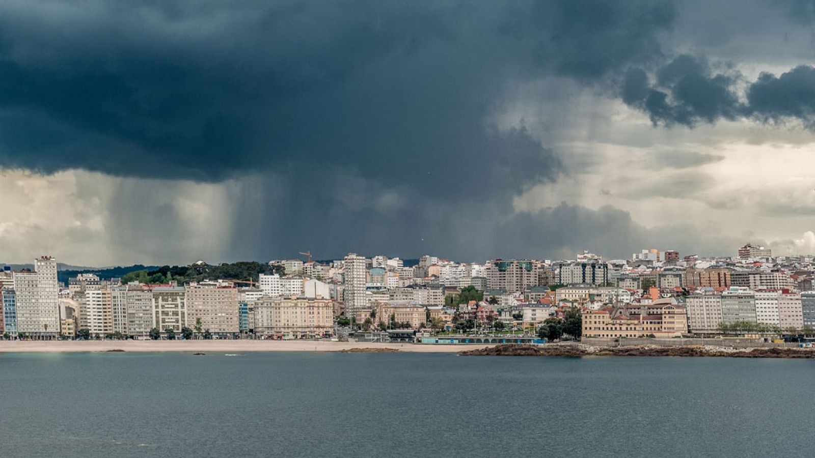 El tiempo: Precipitaciones fuertes en el oeste de Galicia | RTVE Play