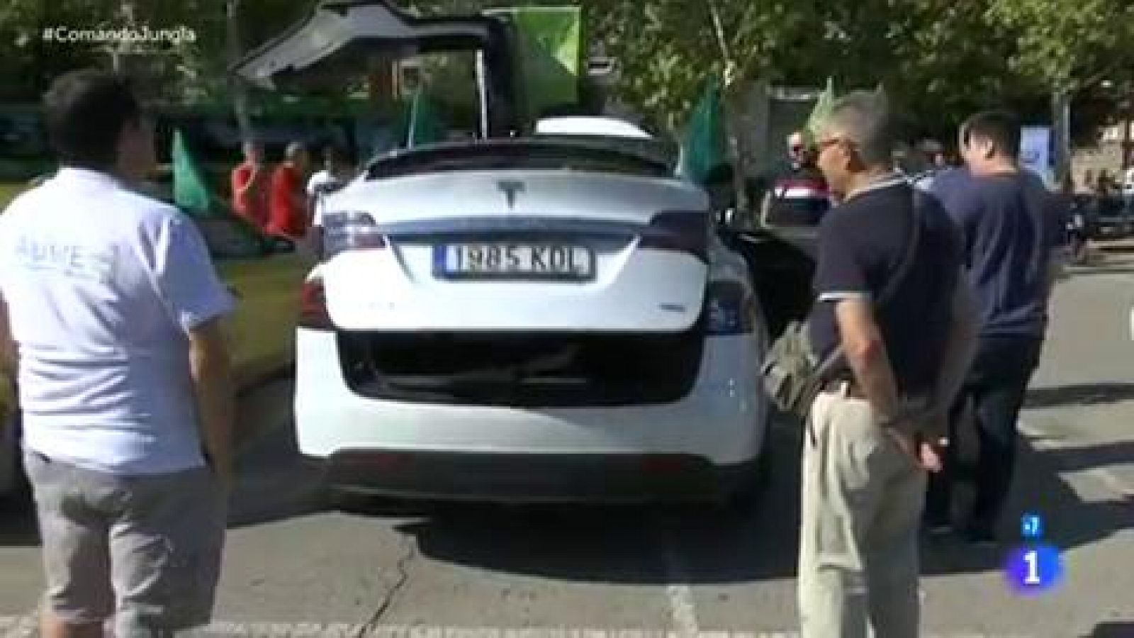 Comando actualidad - Jungla de asfalto: Rodrigo y Marisol acaban de hacerse con un coche eléctrico