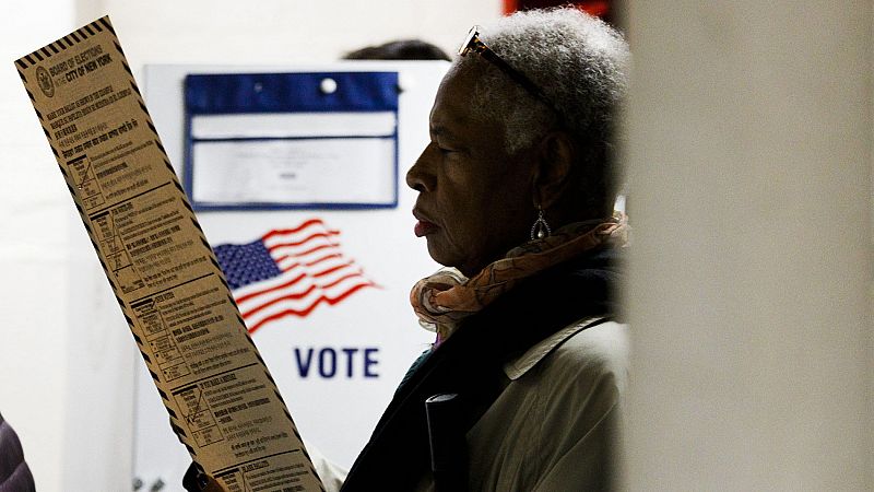 Colas en Nueva York para votar en las elecciones legislativas