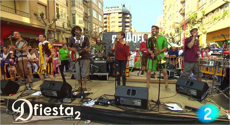 La Regadera, canta "Bailaremos"