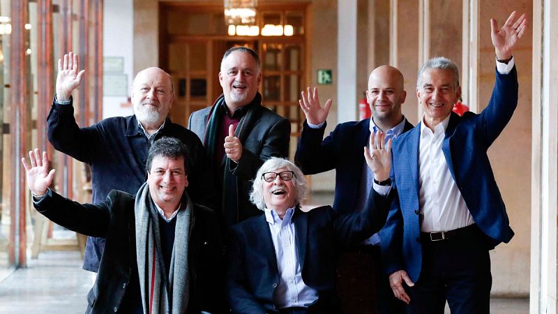 Los humoristas argentinos  Les Luthiers  estrenan esta tarde en Oviedo su gira española con el espectaculo "Viejos Hazmerreíres". Una antología que incluye algunas  obras míticas de su repertorio como "Los Premios Mastropiero"o "Todo por que rías",