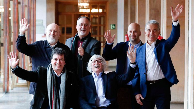 Los humoristas argentinos  Les Luthiers  estrenan esta tarde en Oviedo su gira española con el espectaculo "Viejos Hazmerreíres". Una antología que incluye algunas  obras míticas de su repertorio como "Los Premios Mastropiero"o "Todo por que rías",  