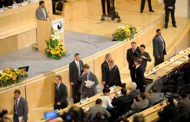  - La UE deja plantado a Ahmadineyad