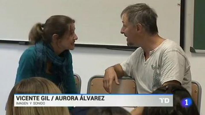 Telediario 1 - Los adolescentes conocen los primeros síntomas de la violencia de género con 'Teatro que cura'