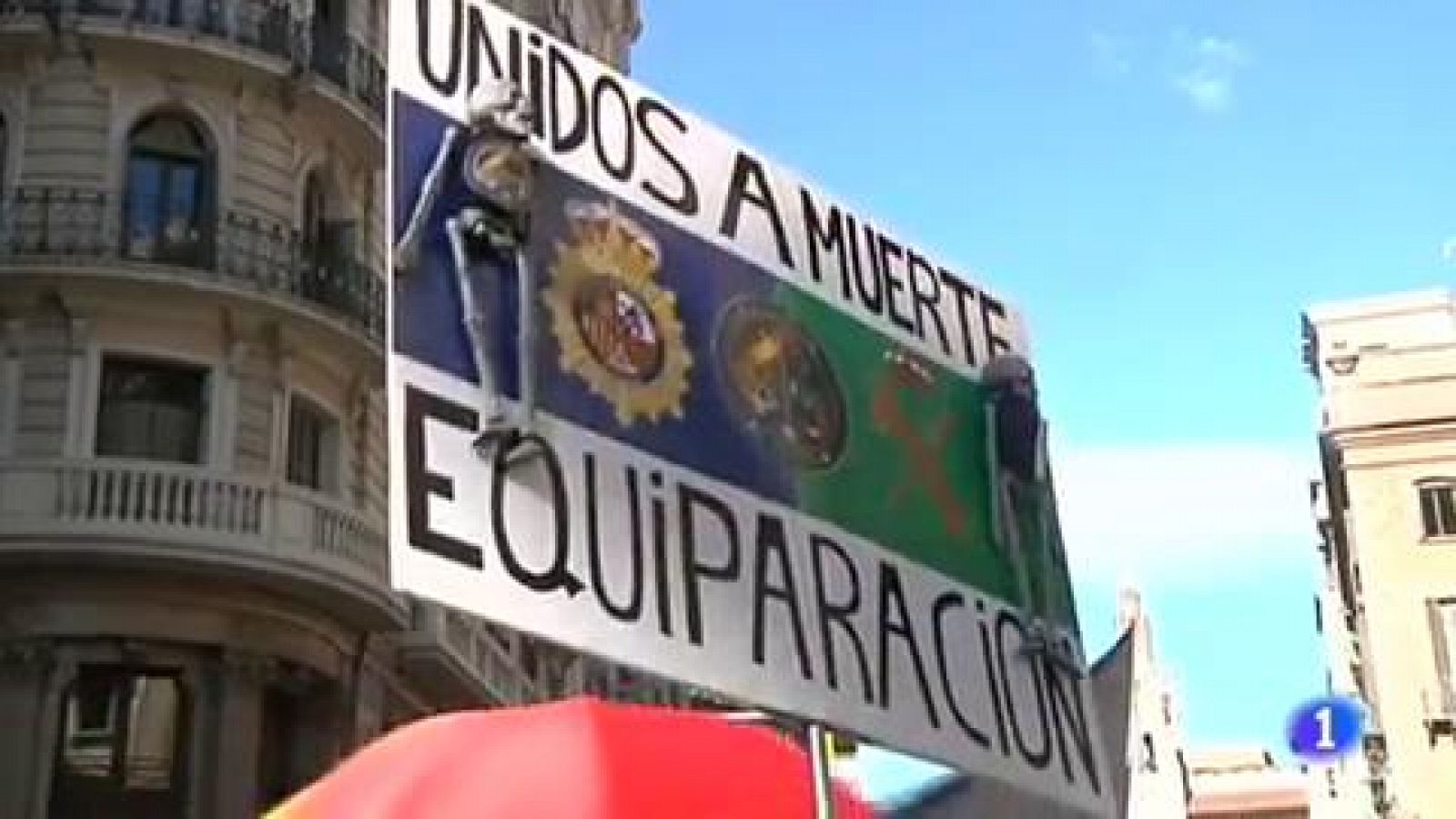Manifestación de Jusapol en medio de un fuerte dispositivo policial