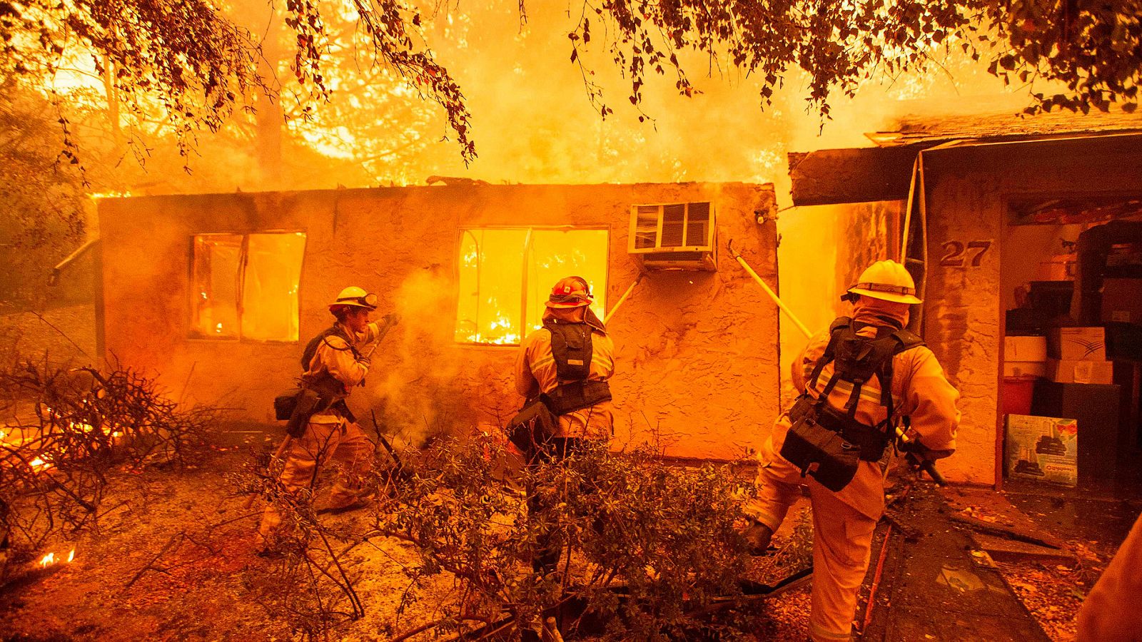 Incendios en California: El fuego sigue sin control