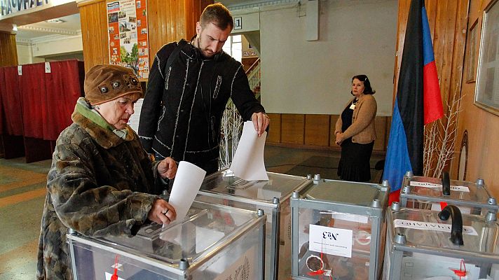 Moscú afianza su control en el este de Ucrania tras unas elecciones que Kiev no reconoce