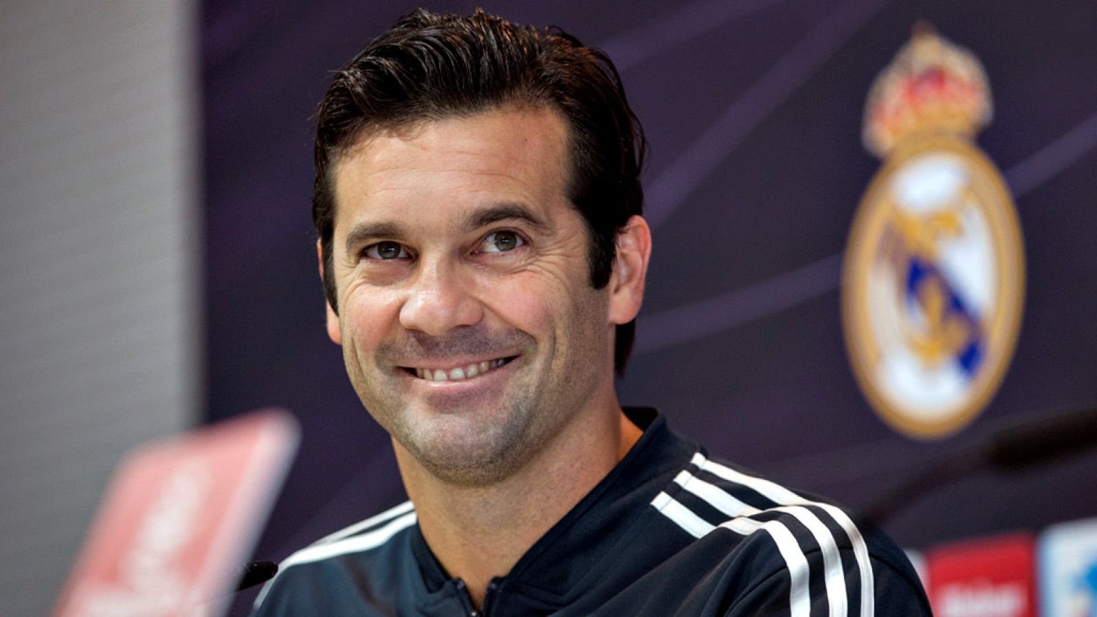 El Real Madrid ha hecho un nuevo contrato como técnico del primer equipo al argentino Santiago Solari, hasta el 30 de junio de 2021. Solari, técnico interino tras la destitución de Julen Lopetegui, venció los cuatro partidos que dirigió antes de ser