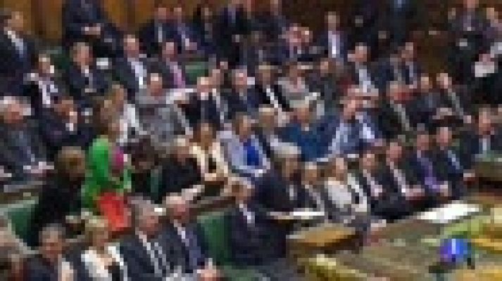 May defiende el acuerdo con Bruselas en el Parlamento