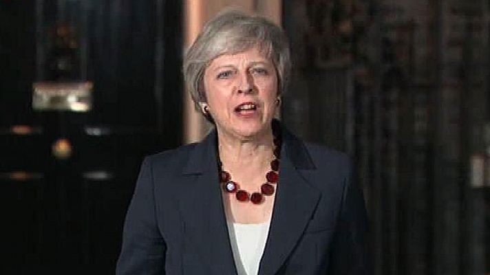 Telediario 1 - El Gobierno británico respalda el acuerdo del 'Brexit' con Bruselas