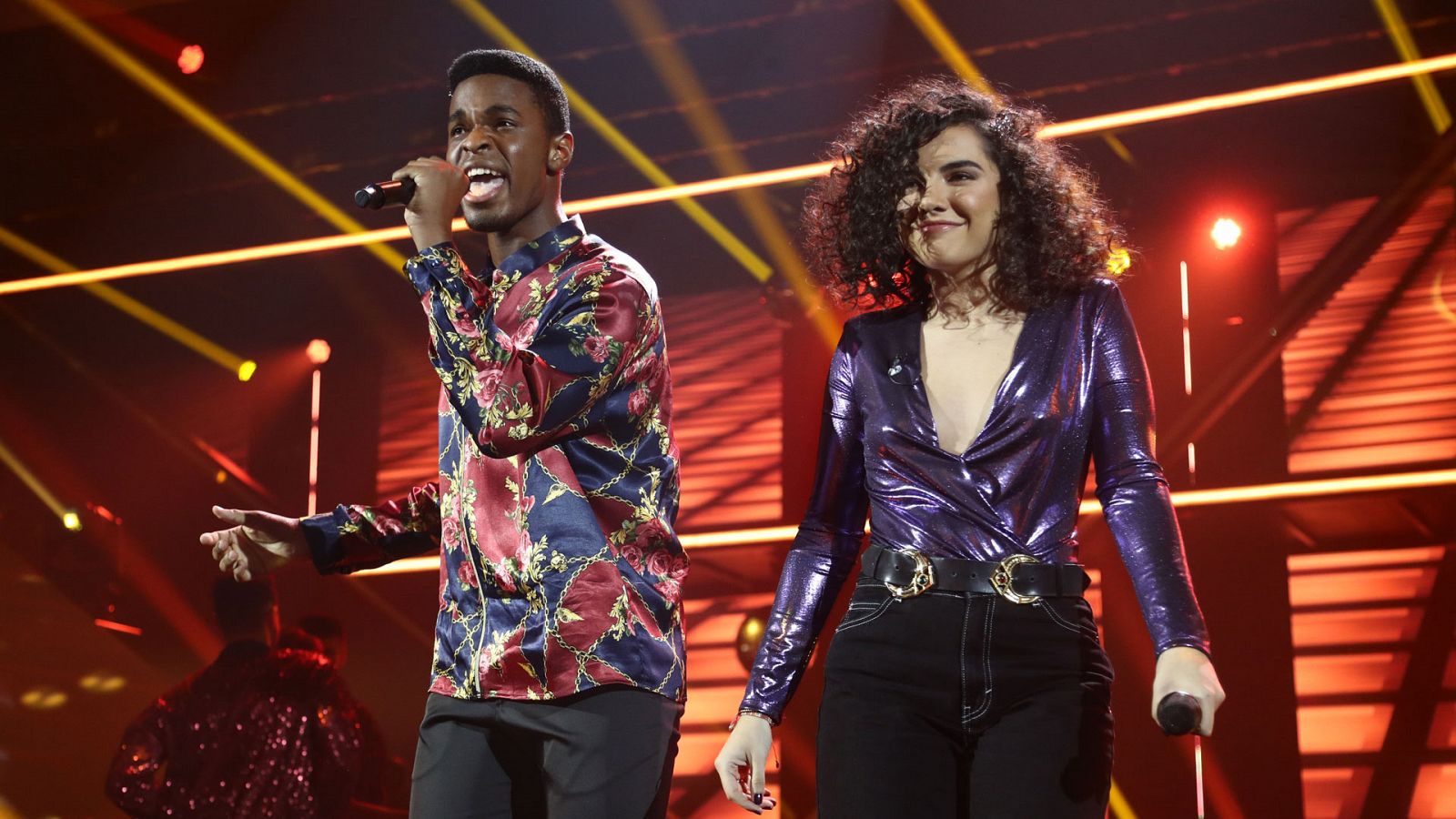 OT 2018 - Famous y Marta cantan "September" en la gala 8