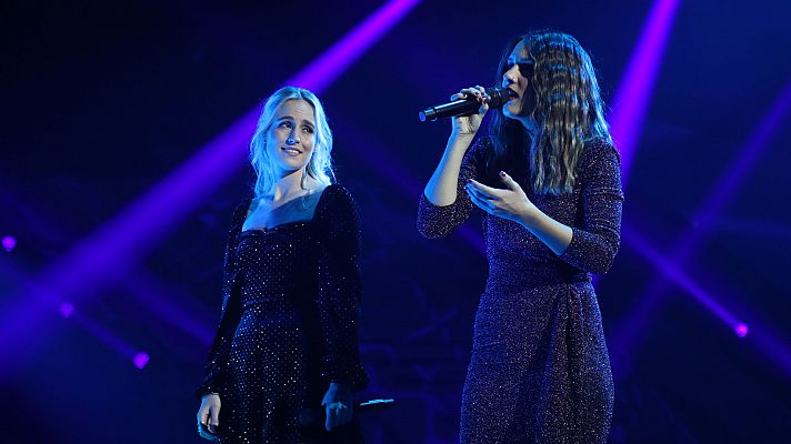 María y Sabela cantan "I wanna hold your hand" 