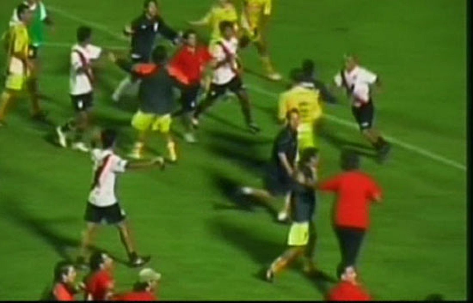 El partido entre el Guarani Antonio Franco y el Crucero del Norte acabó en pelea