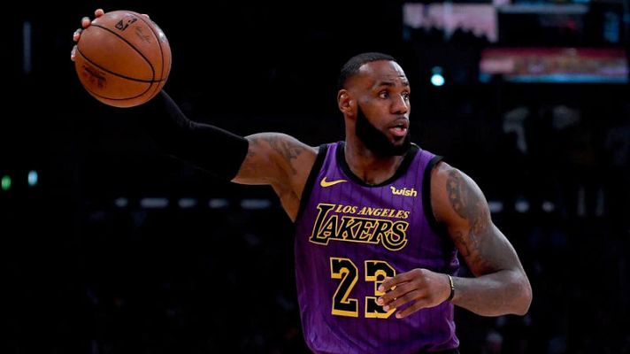 Telediario 1 - LeBron James supera a Chamberlain como quinto anotador de la historia
