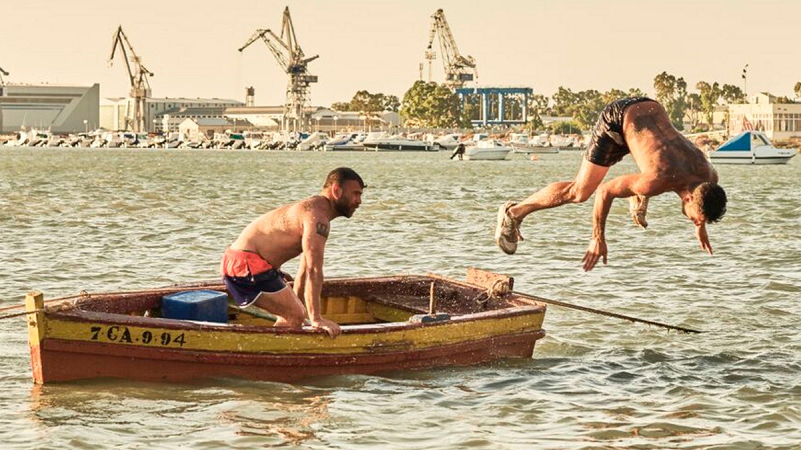 Cultura en Rtve.es: RTVE.es estrena el tráiler de 'Entre dos aguas', ganadora de la Concha de Oro en San Sebastián | RTVE Play