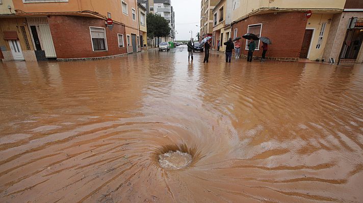 Telediario 1 - Más de 20.000 vecinos en Alzira afectados por las lluvias