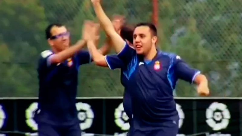 Este sábado empieza la segunda edición de la Liga Genuine, una liga de fútbol en la que juegan personas con discapacidad intelectual. Jugarán 30 equipos, doce más que el año pasado.