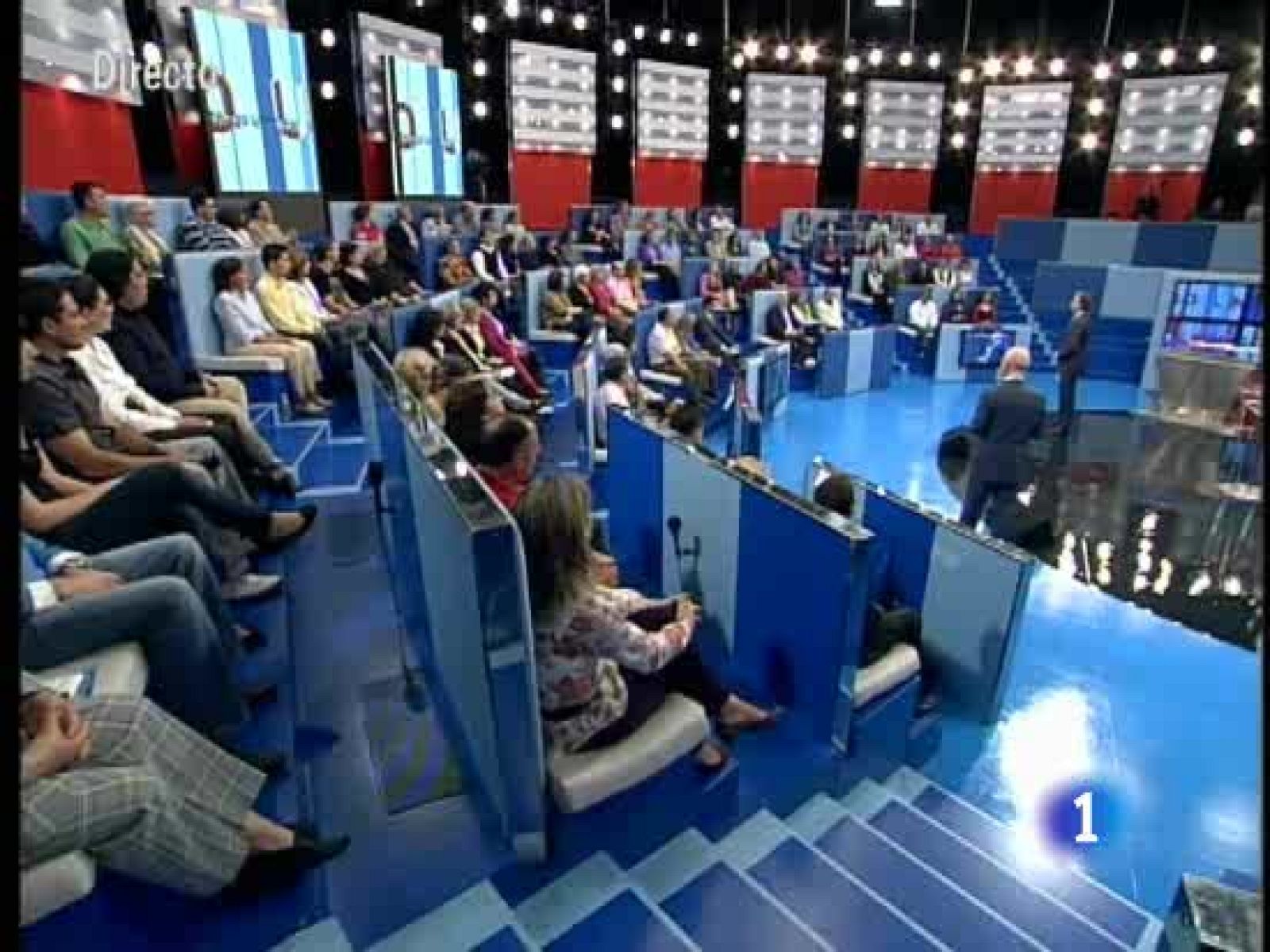 Tengo una pregunta para usted - ¿Dónde se compra usted los trajes? - Tengo una pregunta para usted | Ver