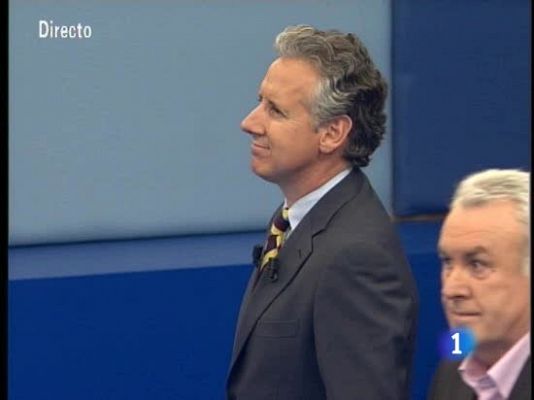 Tengo una pregunta para usted - ¿Por qué IU no sale a la calle?