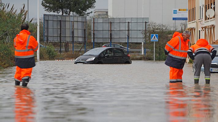 Telediario 1 - El temporal de lluvia deja un fallecido en Lugo y miles de alumnos sin clase en Valencia