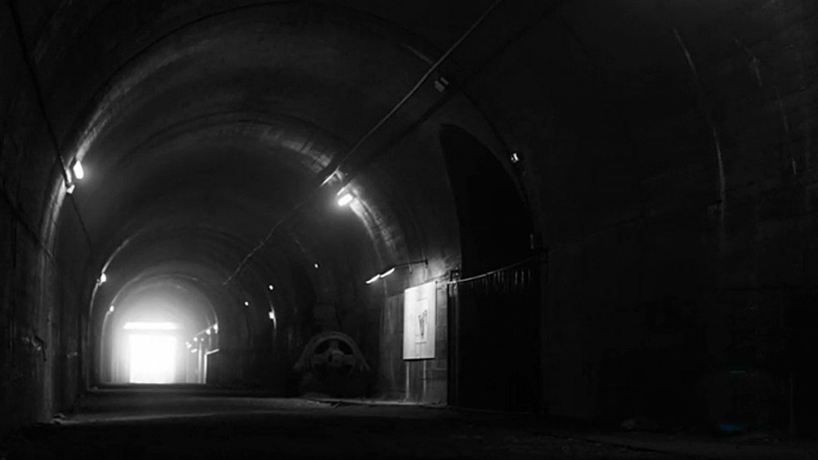 Documenta2 - Los niños del túnel - ver  ahora