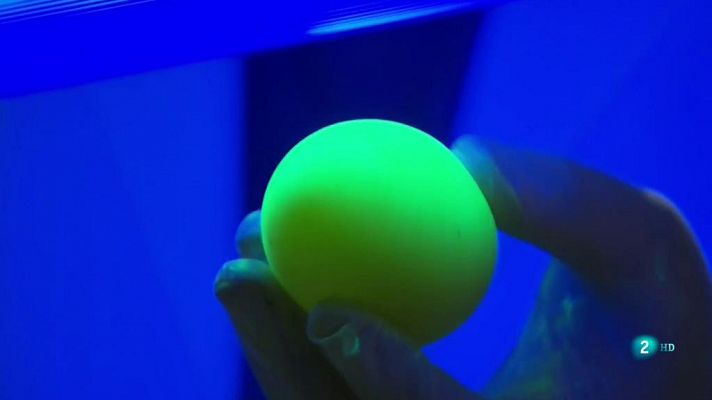 ¿Cómo podemos darle fluorescencia a un huevo?