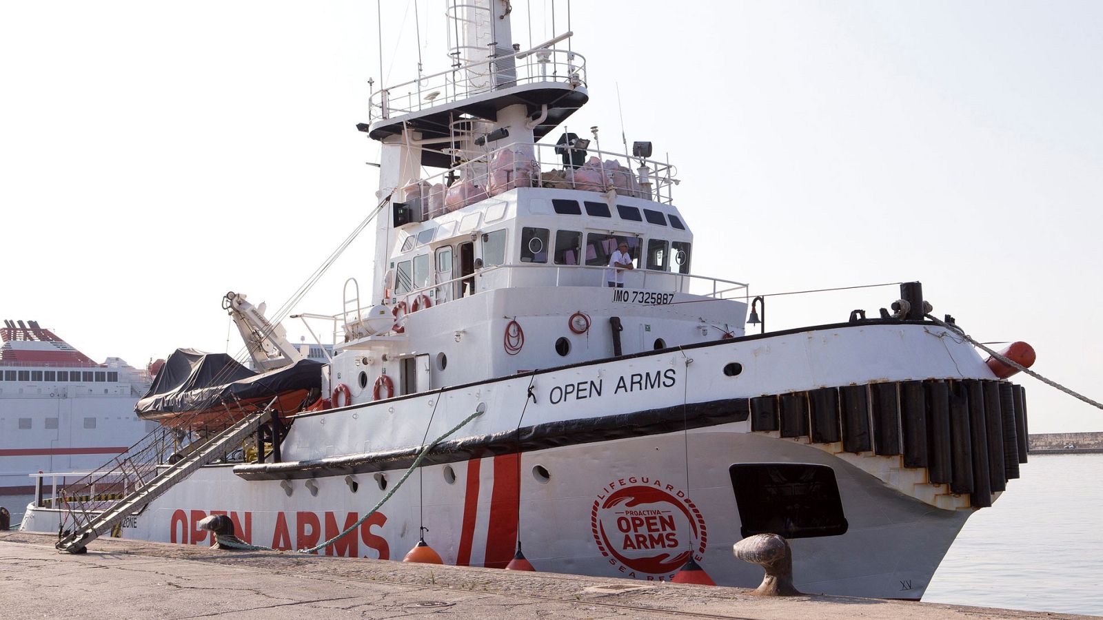 El Open Arms zarpa al Mediterráneo mientras espera el convenio con el Gobierno para poder rescatar migrantes al sur de España