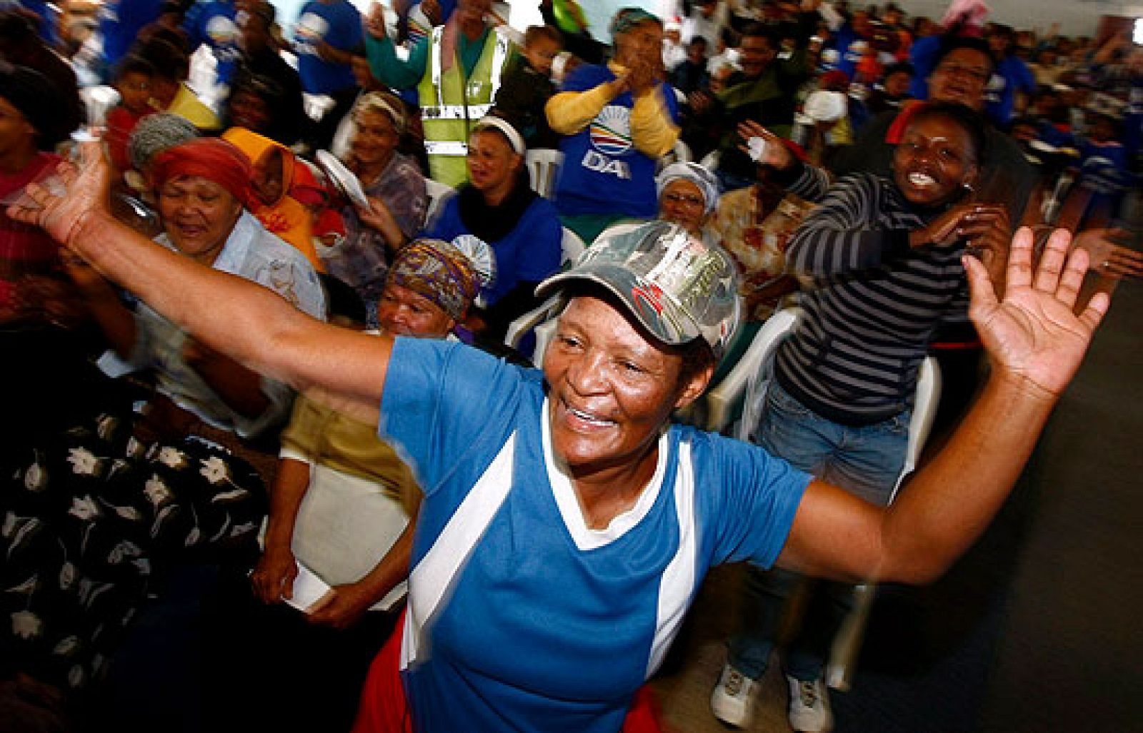 Sudáfrica celebra las elecciones más reñidas desde la abolición del apartheid | Ver