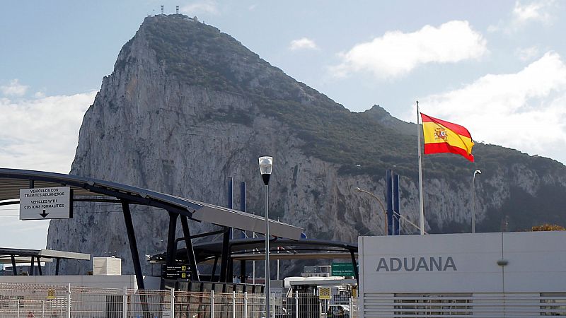 La situación incierta de Gibraltar en el acuerdo de May para el 'Brexit' ", "debilita la capacidad" de España, según Pedro Sánchez