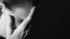 El tribunal de "la Manada" condena a 10 meses de cárcel por maltrato ocasional a un hombre que intentó asfixiar a su mujer